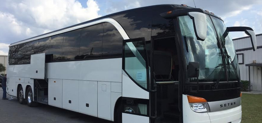 56 Passengers Coach Bus