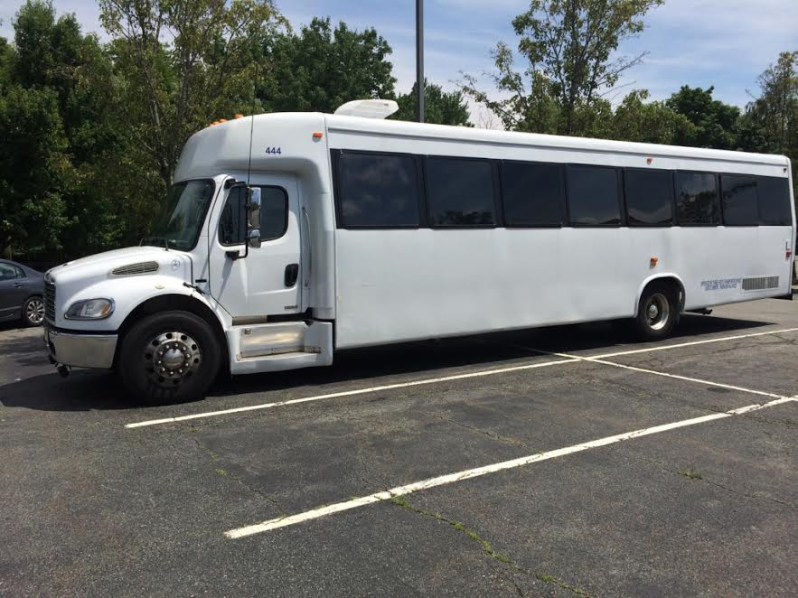 US Bargain Limo 42 sitted in 42 Pax party bus